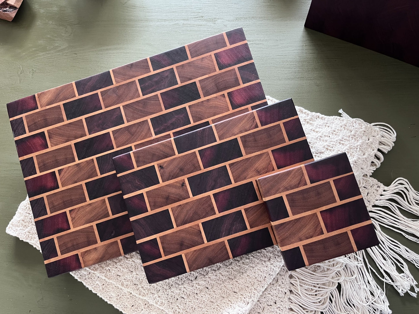 END GRAIN CUTTING BOARD - BRICK PATTERN