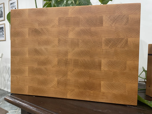 END GRAIN CUTTING BOARD - MAPLE