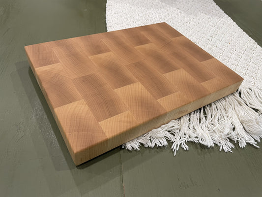 END GRAIN CUTTING BOARD - MAPLE SMALL