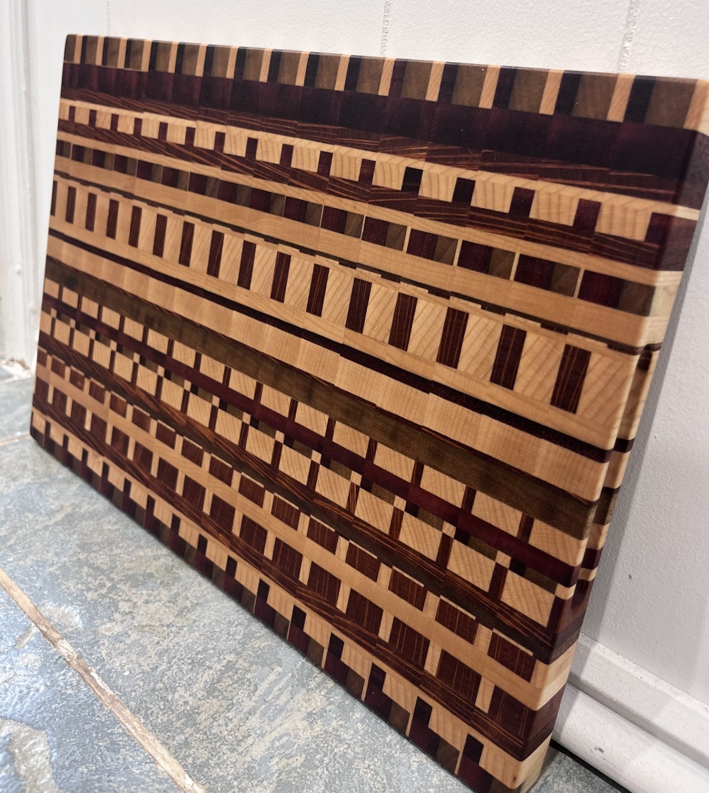 END GRAIN CUTTING BOARD - CHAOS PATTERN